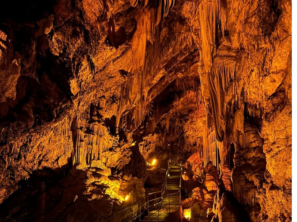 Пещера Дим (Dim Cave)