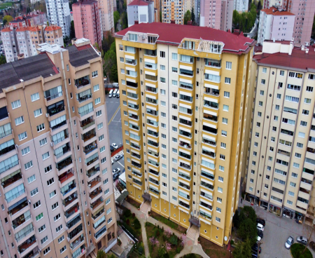 Просторная квартира 3+1 в бутик-комплексе в центре Бейликдюзю